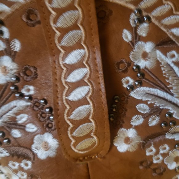 Boots - Picture 4 of 6